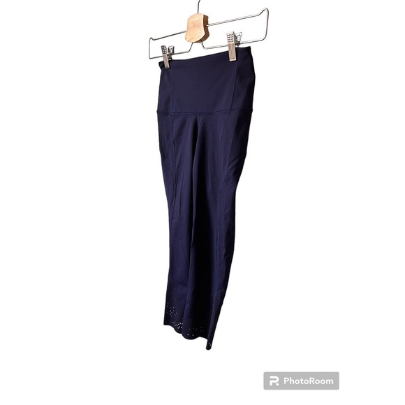 Lululemon Anew Crop (21") Hero Blue size 2 leggings - Picture 4 of 8